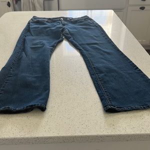 Signature Levi’s Curvy Bootcut size 16 L/C
